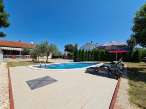 Ferienhaus mit Privatpool für 7 Personen ca 90 qm in Pavicini, Istrien Südküste von Istrien